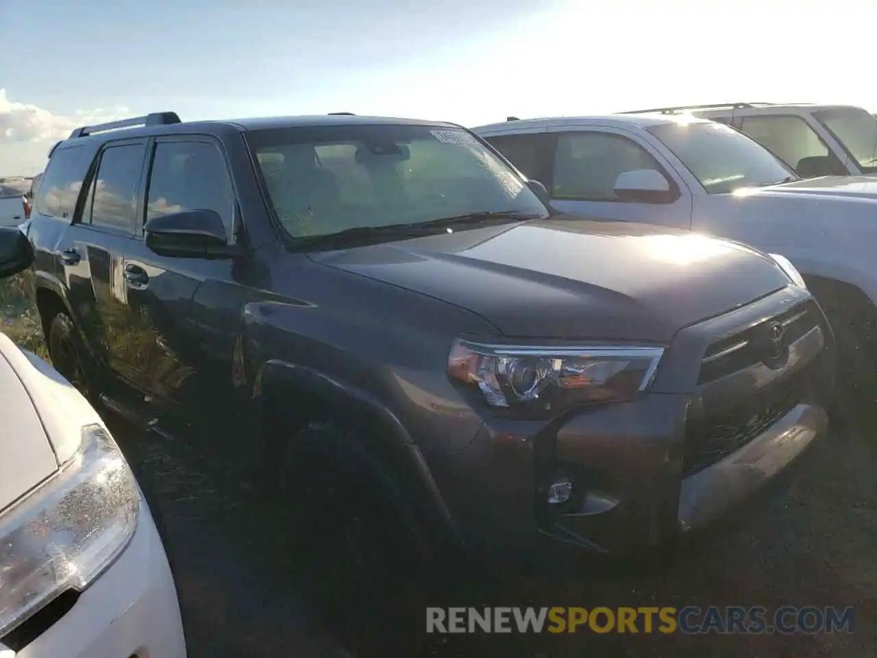 1 Photograph of a damaged car JTEEU5JR1M5251277 TOYOTA 4RUNNER 2021