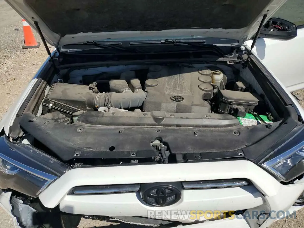 12 Photograph of a damaged car JTEEU5JR3M5245271 TOYOTA 4RUNNER 2021