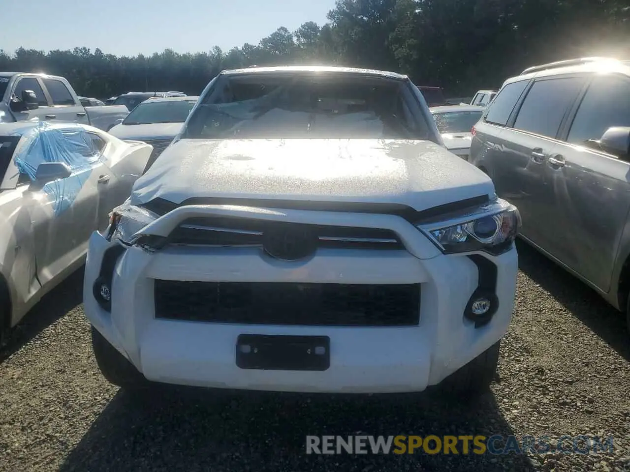 5 Photograph of a damaged car JTEEU5JR3M5249370 TOYOTA 4RUNNER 2021