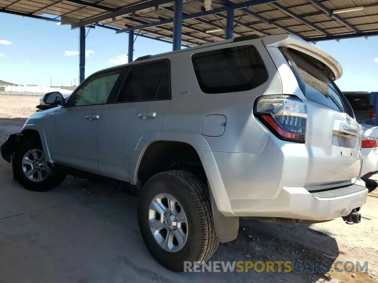 2 Photograph of a damaged car JTEEU5JR4M5230634 TOYOTA 4RUNNER 2021
