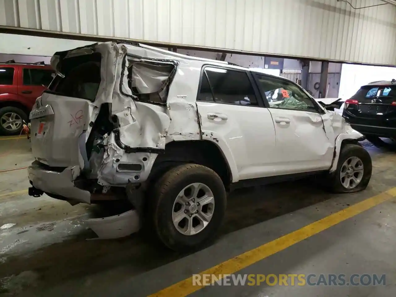 3 Photograph of a damaged car JTEEU5JR4M5232626 TOYOTA 4RUNNER 2021