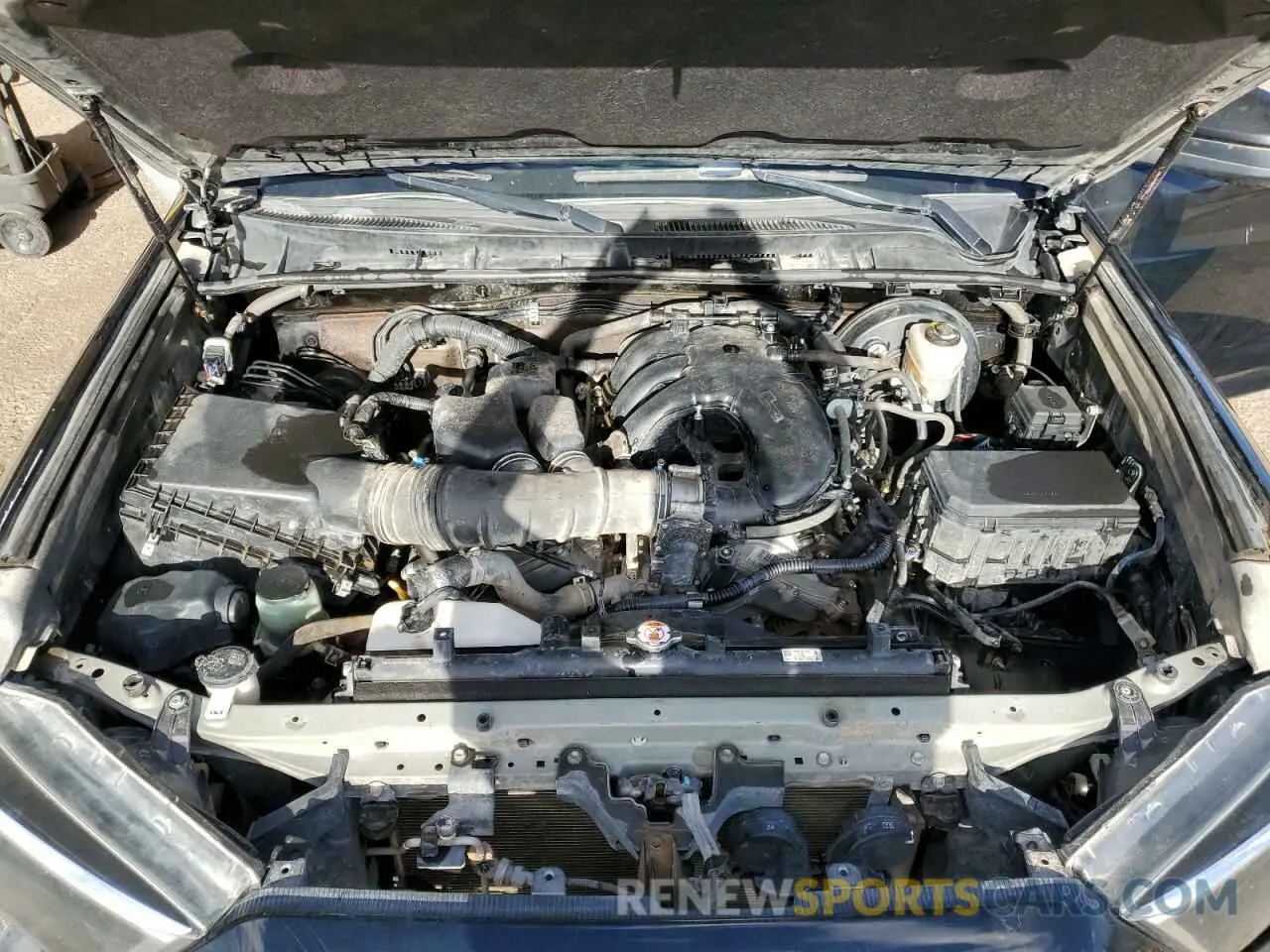 11 Photograph of a damaged car JTEEU5JR4M5242640 TOYOTA 4RUNNER 2021