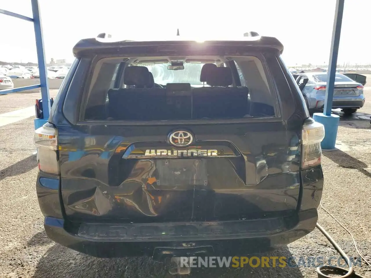 6 Photograph of a damaged car JTEEU5JR4M5242640 TOYOTA 4RUNNER 2021