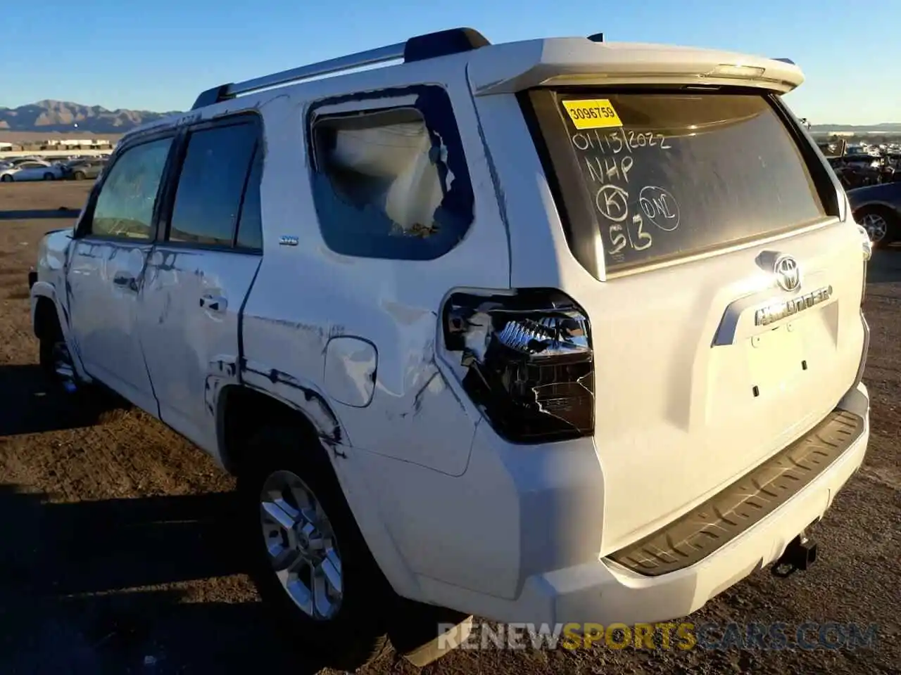 3 Photograph of a damaged car JTEEU5JR5M5230478 TOYOTA 4RUNNER 2021