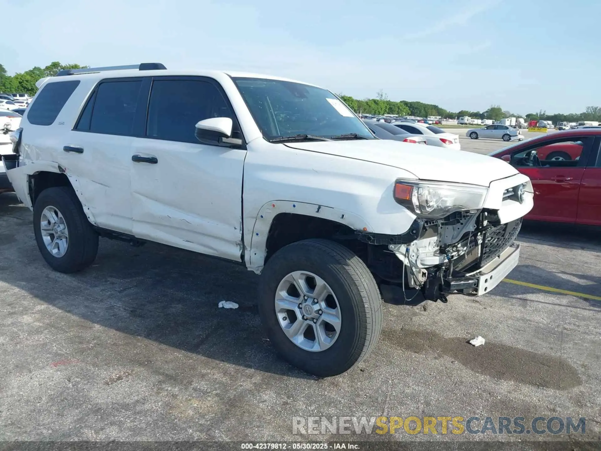 1 Photograph of a damaged car JTEEU5JR5M5231582 TOYOTA 4RUNNER 2021