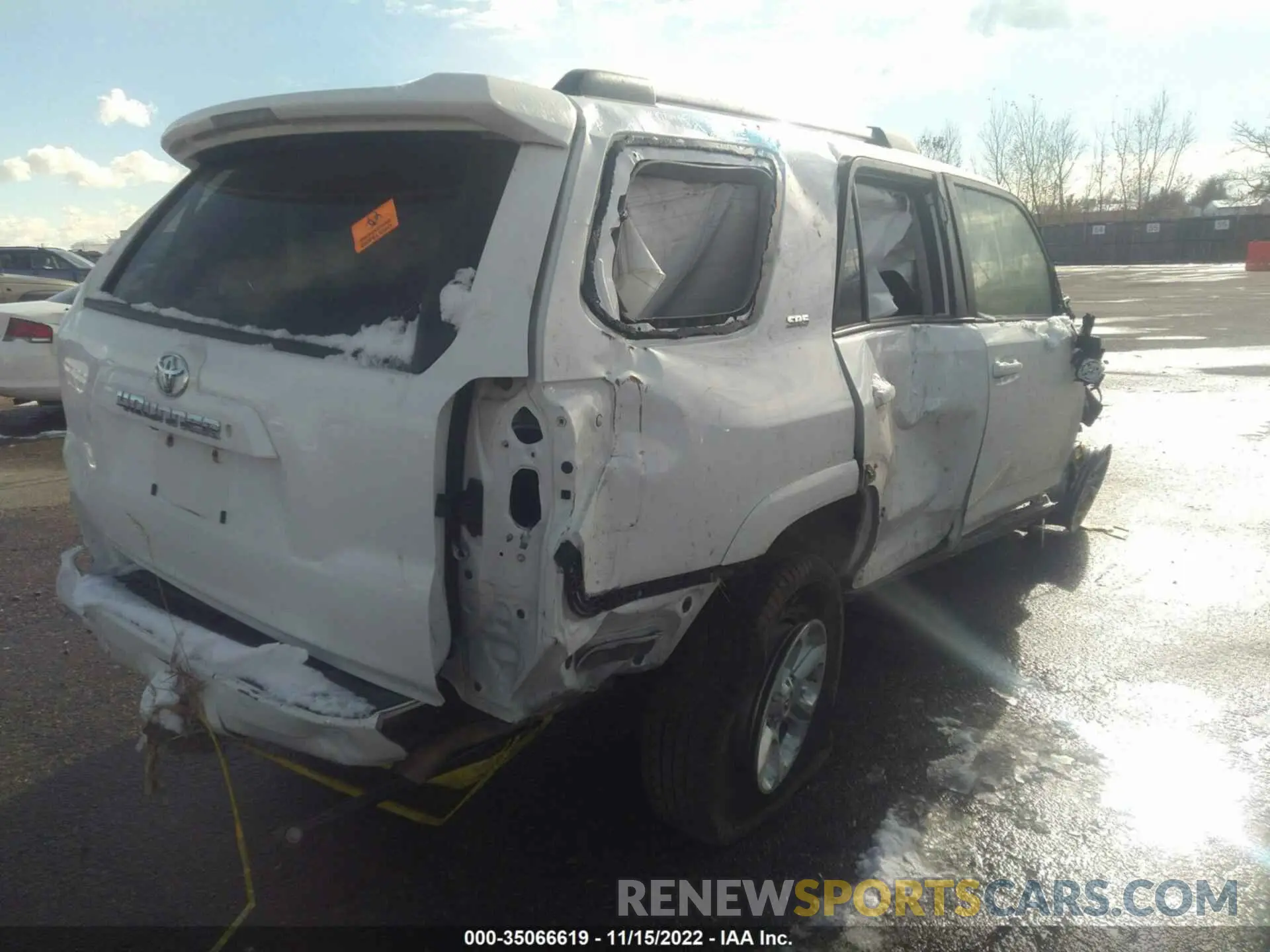 4 Photograph of a damaged car JTEEU5JR5M5239049 TOYOTA 4RUNNER 2021