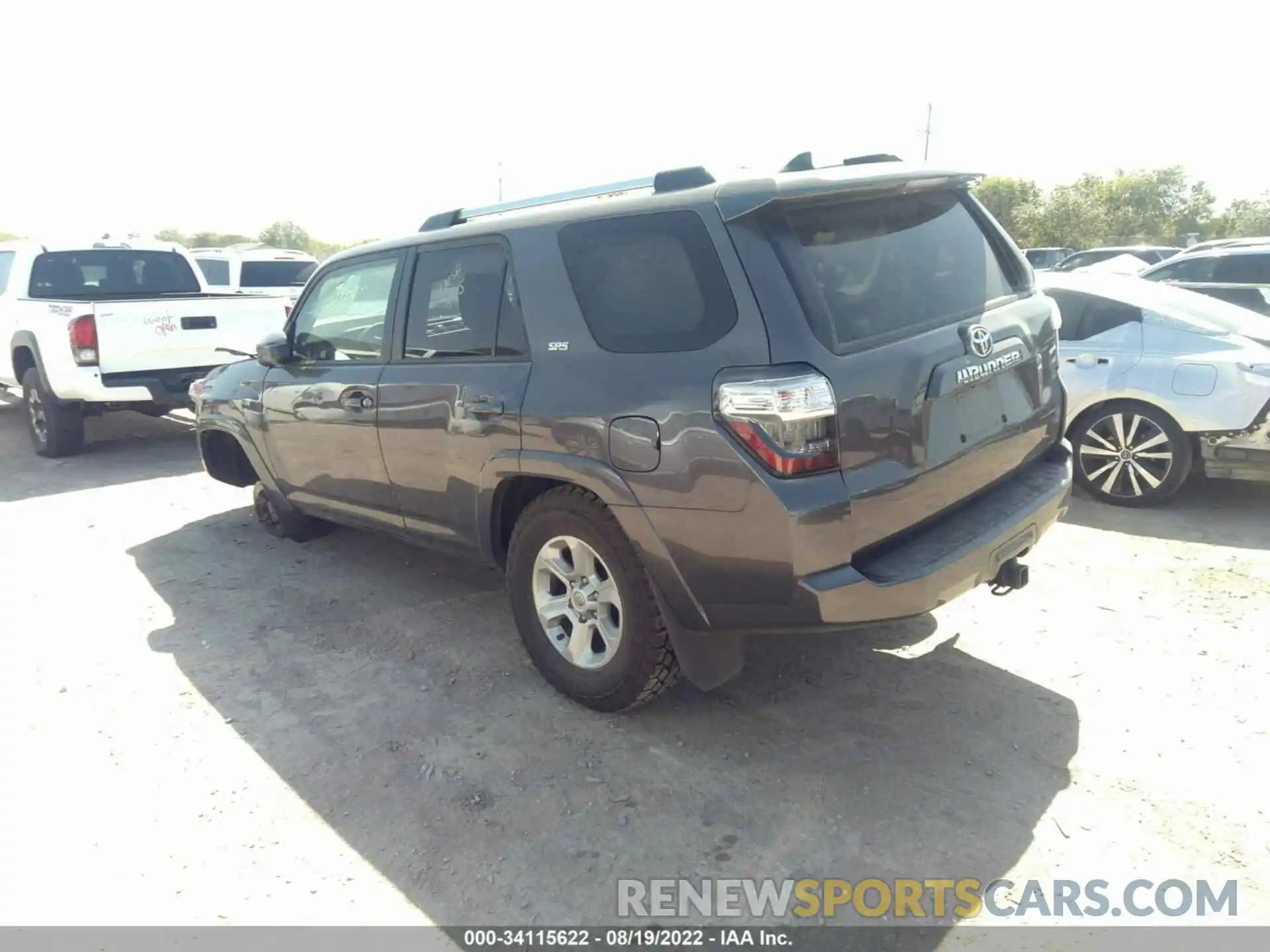 3 Photograph of a damaged car JTEEU5JR5M5240170 TOYOTA 4RUNNER 2021