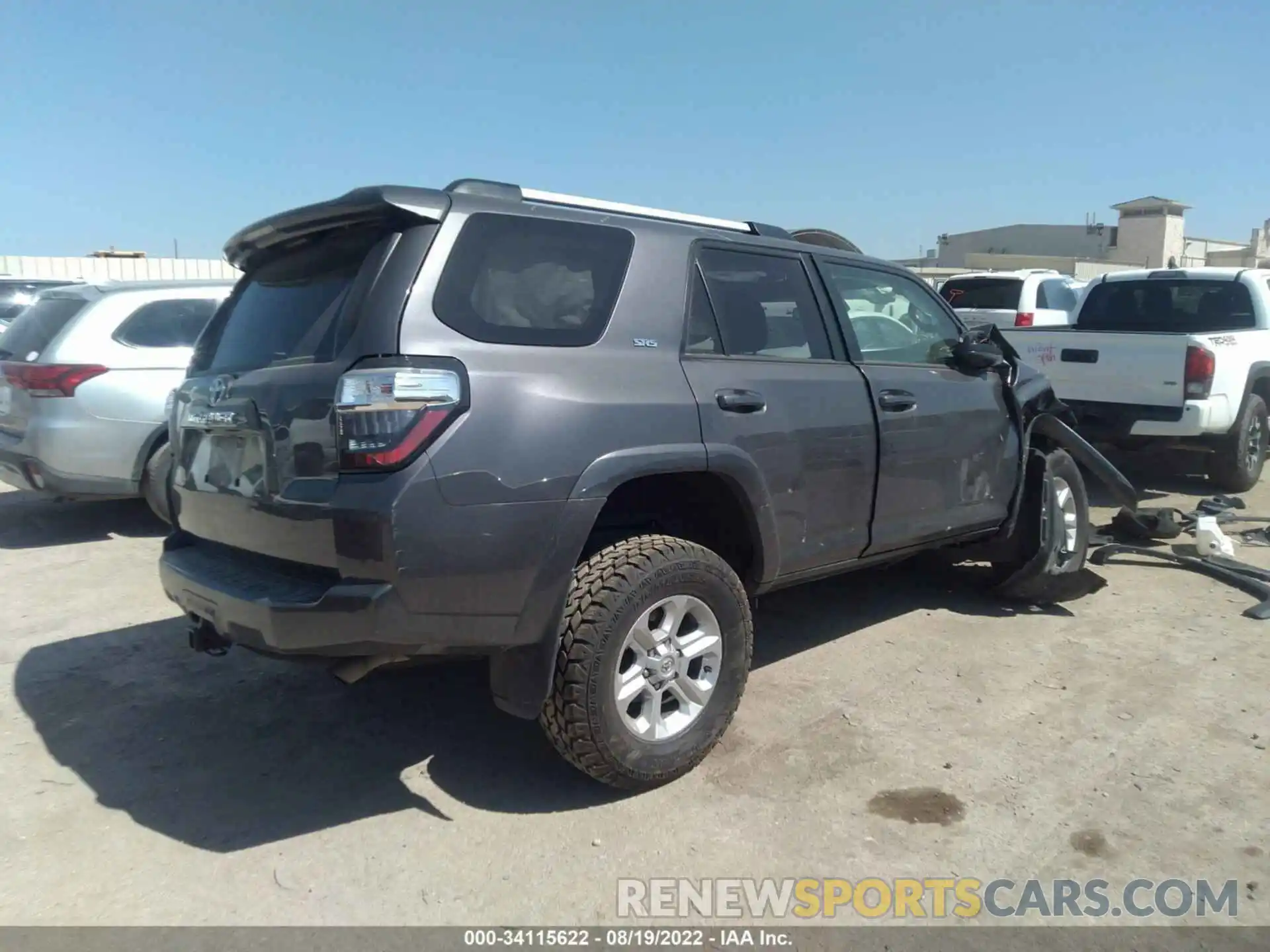 4 Photograph of a damaged car JTEEU5JR5M5240170 TOYOTA 4RUNNER 2021