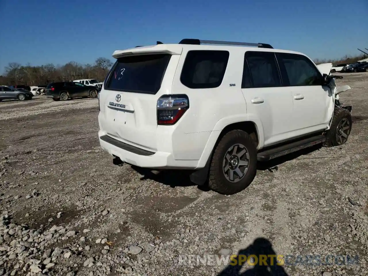 4 Photograph of a damaged car JTEEU5JR6M5237049 TOYOTA 4RUNNER 2021