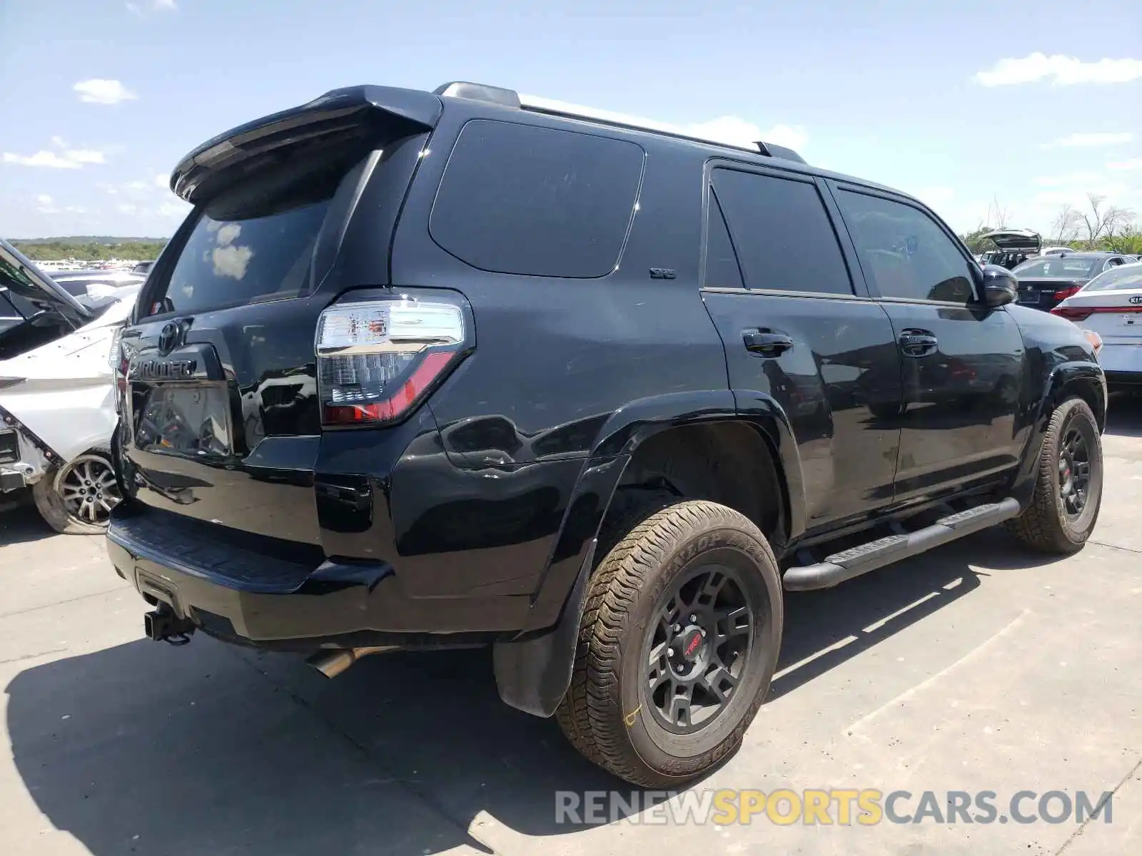 4 Photograph of a damaged car JTEEU5JR7M5237741 TOYOTA 4RUNNER 2021