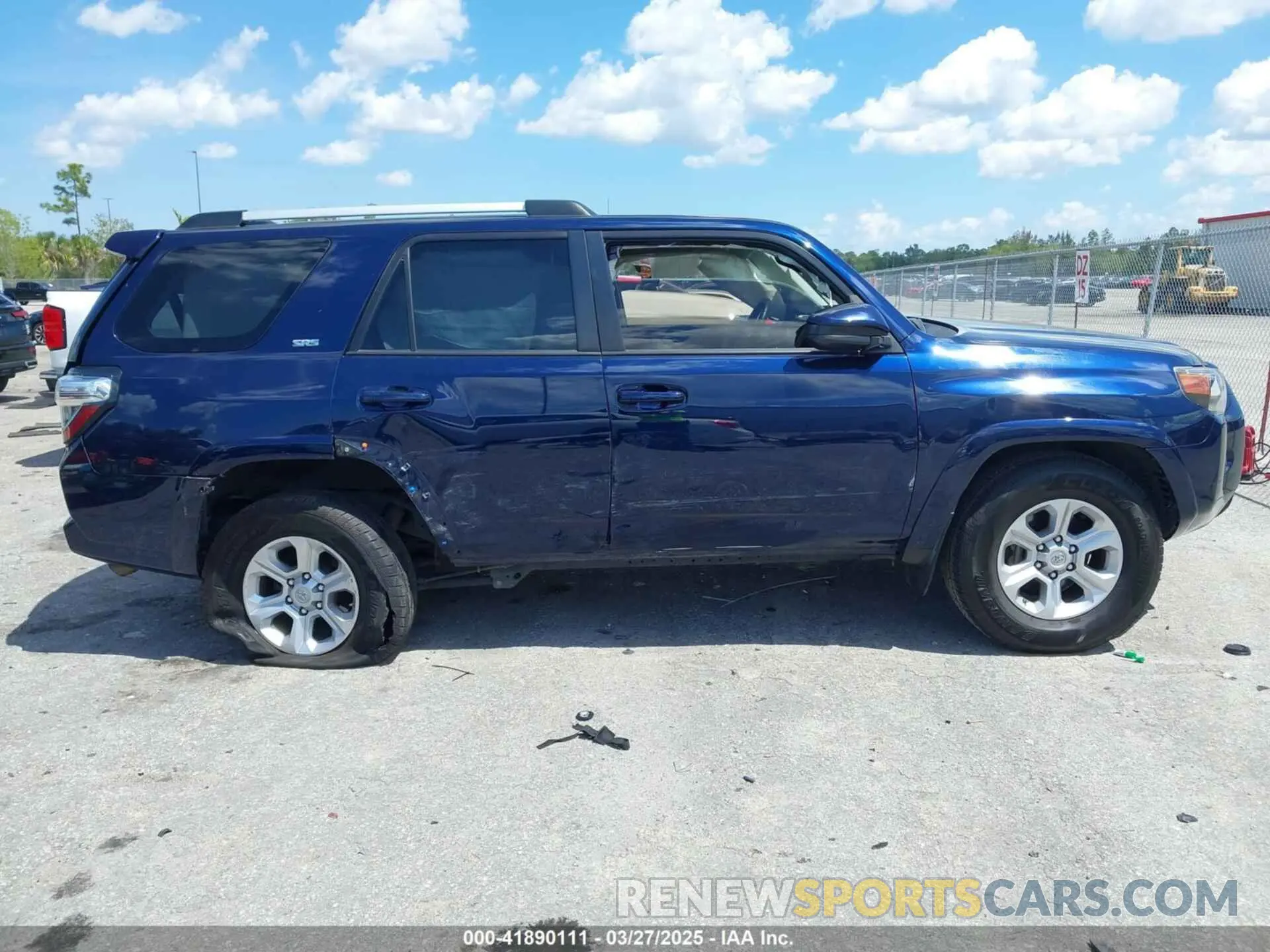 14 Photograph of a damaged car JTEEU5JR7M5238629 TOYOTA 4RUNNER 2021