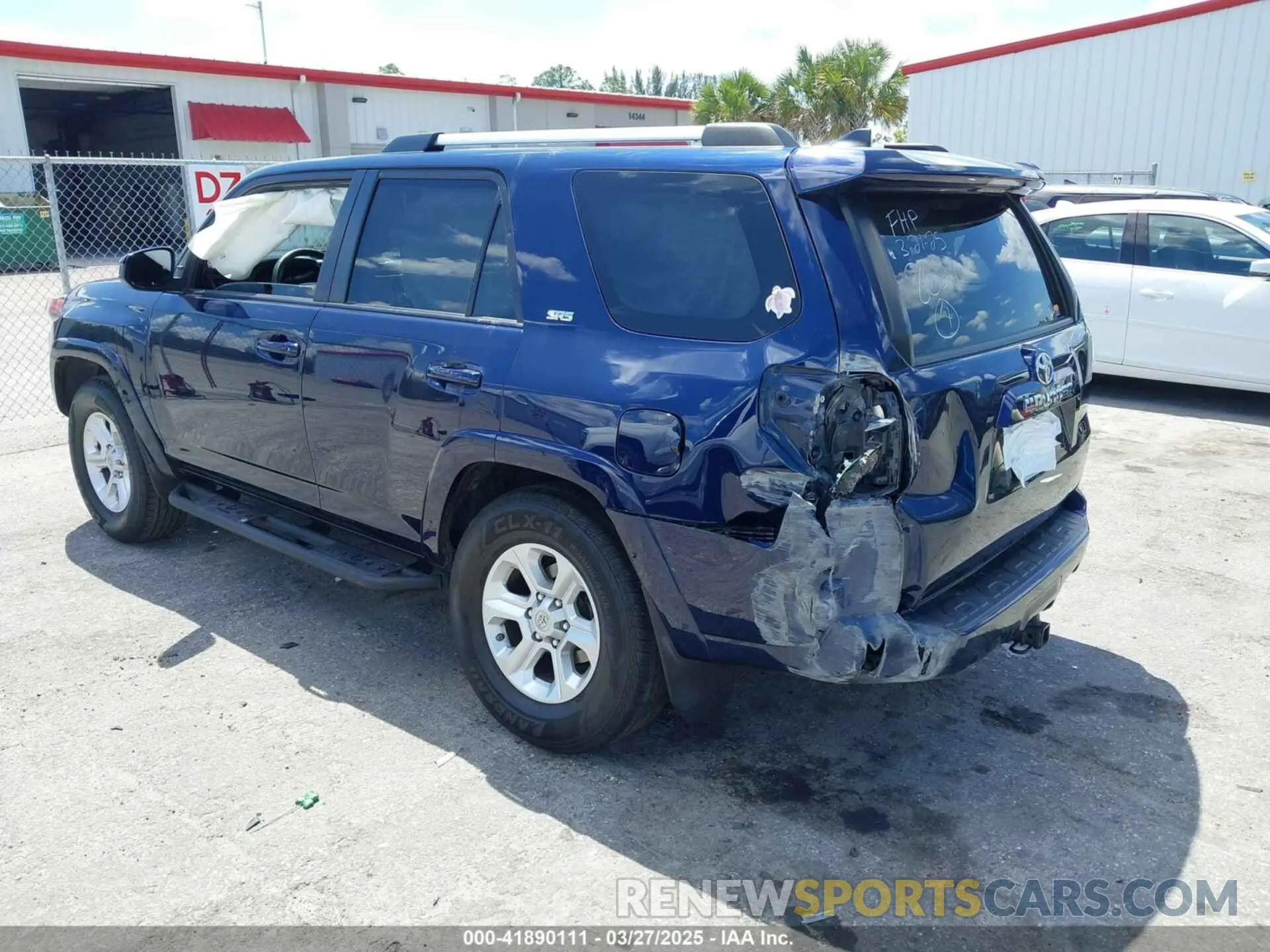 3 Photograph of a damaged car JTEEU5JR7M5238629 TOYOTA 4RUNNER 2021