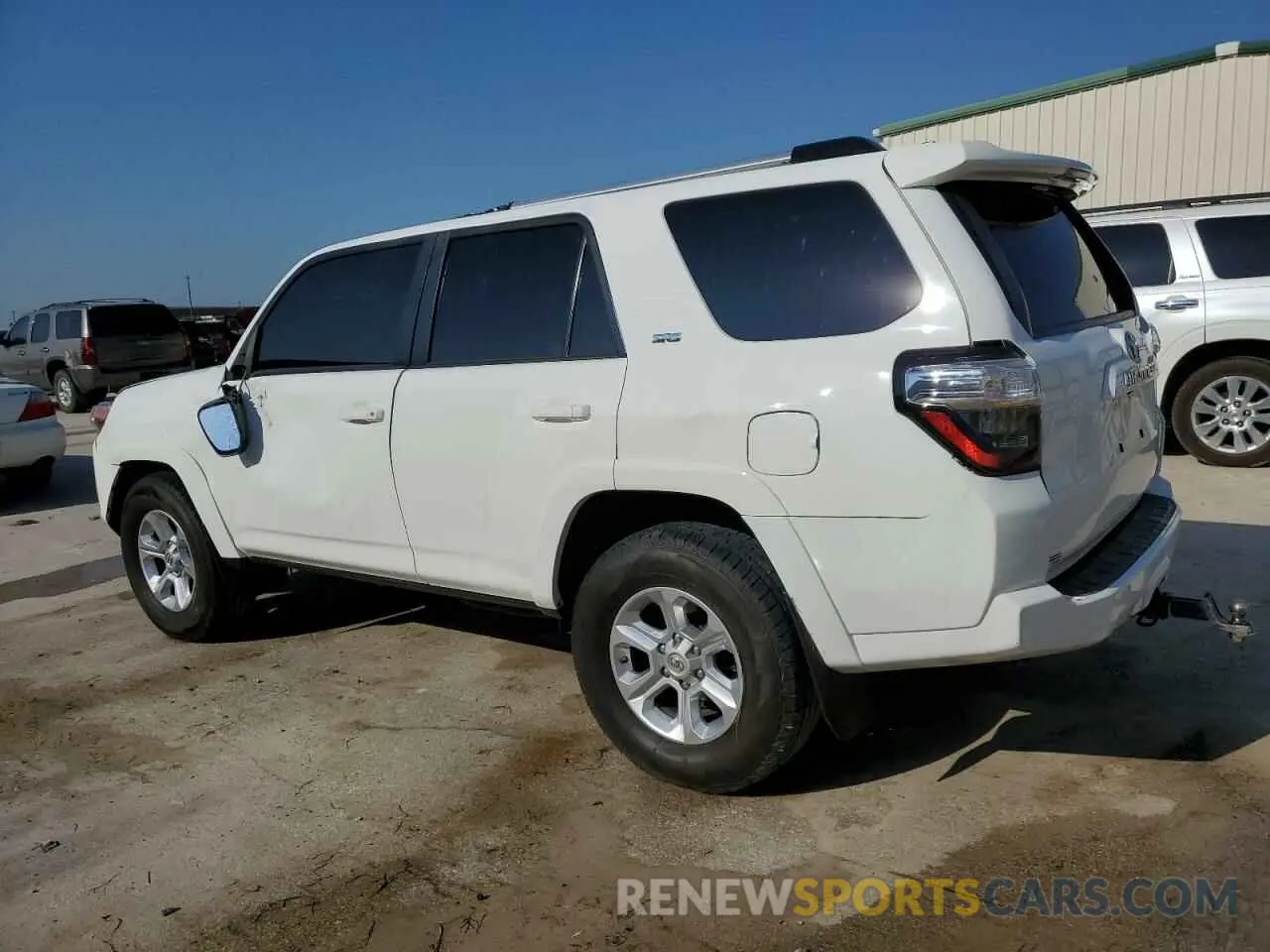 2 Photograph of a damaged car JTEEU5JR7M5243734 TOYOTA 4RUNNER 2021