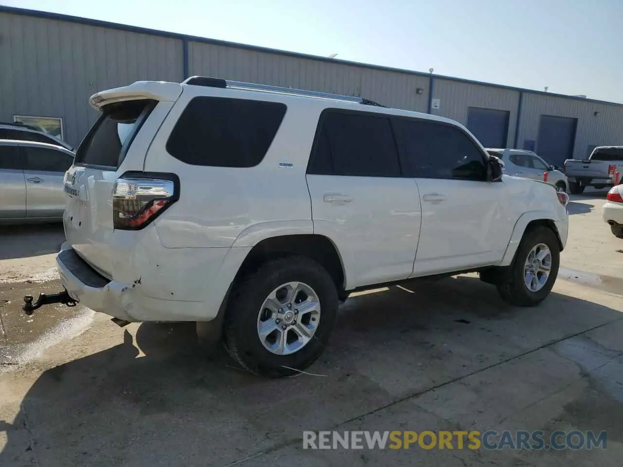 3 Photograph of a damaged car JTEEU5JR7M5243734 TOYOTA 4RUNNER 2021