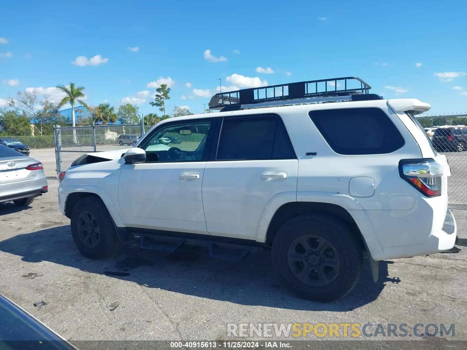 14 Photograph of a damaged car JTEEU5JR7M5249971 TOYOTA 4RUNNER 2021