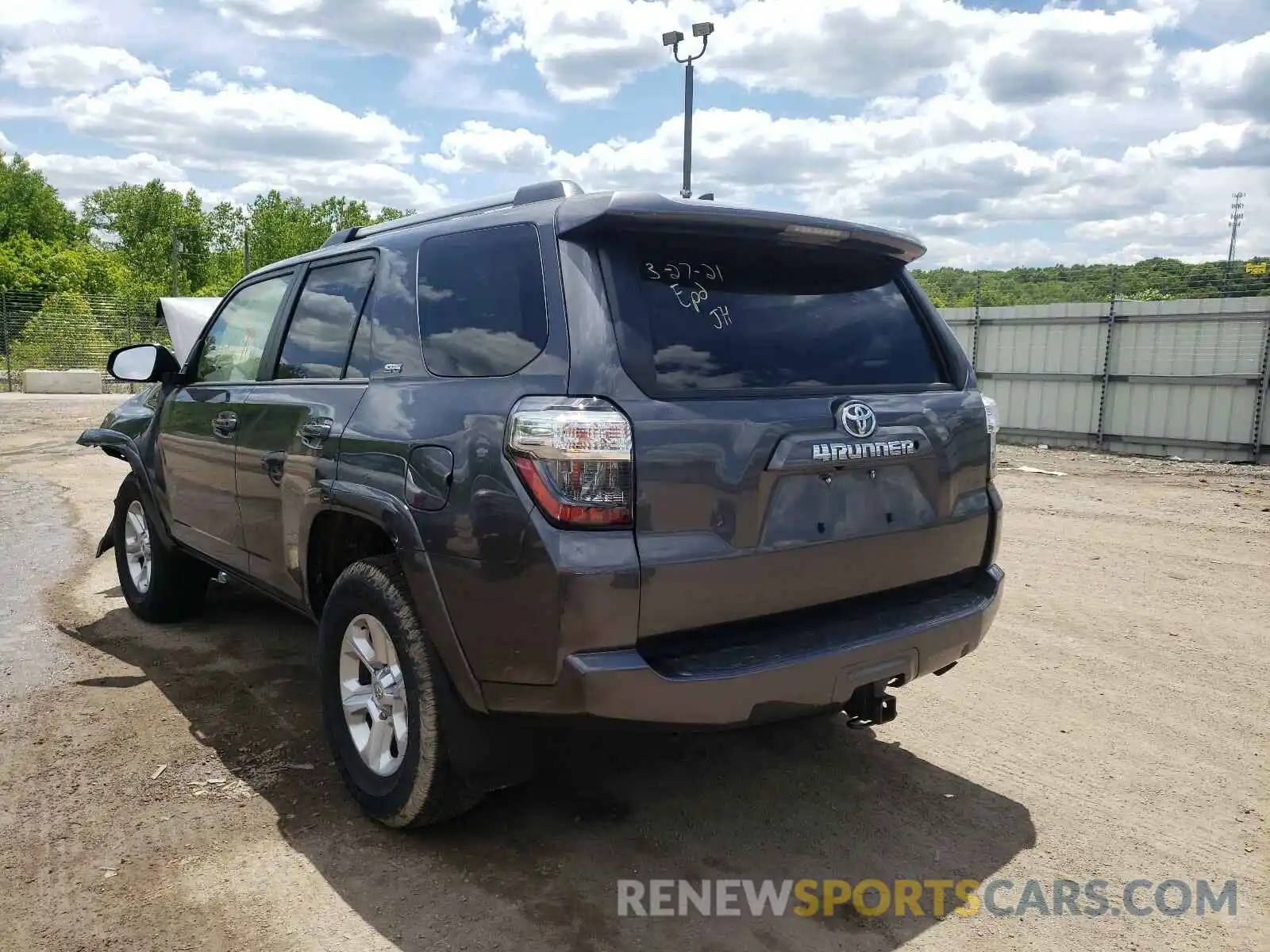 3 Photograph of a damaged car JTEEU5JR8M5230720 TOYOTA 4RUNNER 2021