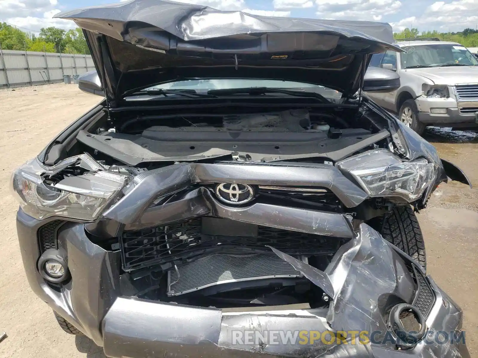 9 Photograph of a damaged car JTEEU5JR8M5230720 TOYOTA 4RUNNER 2021