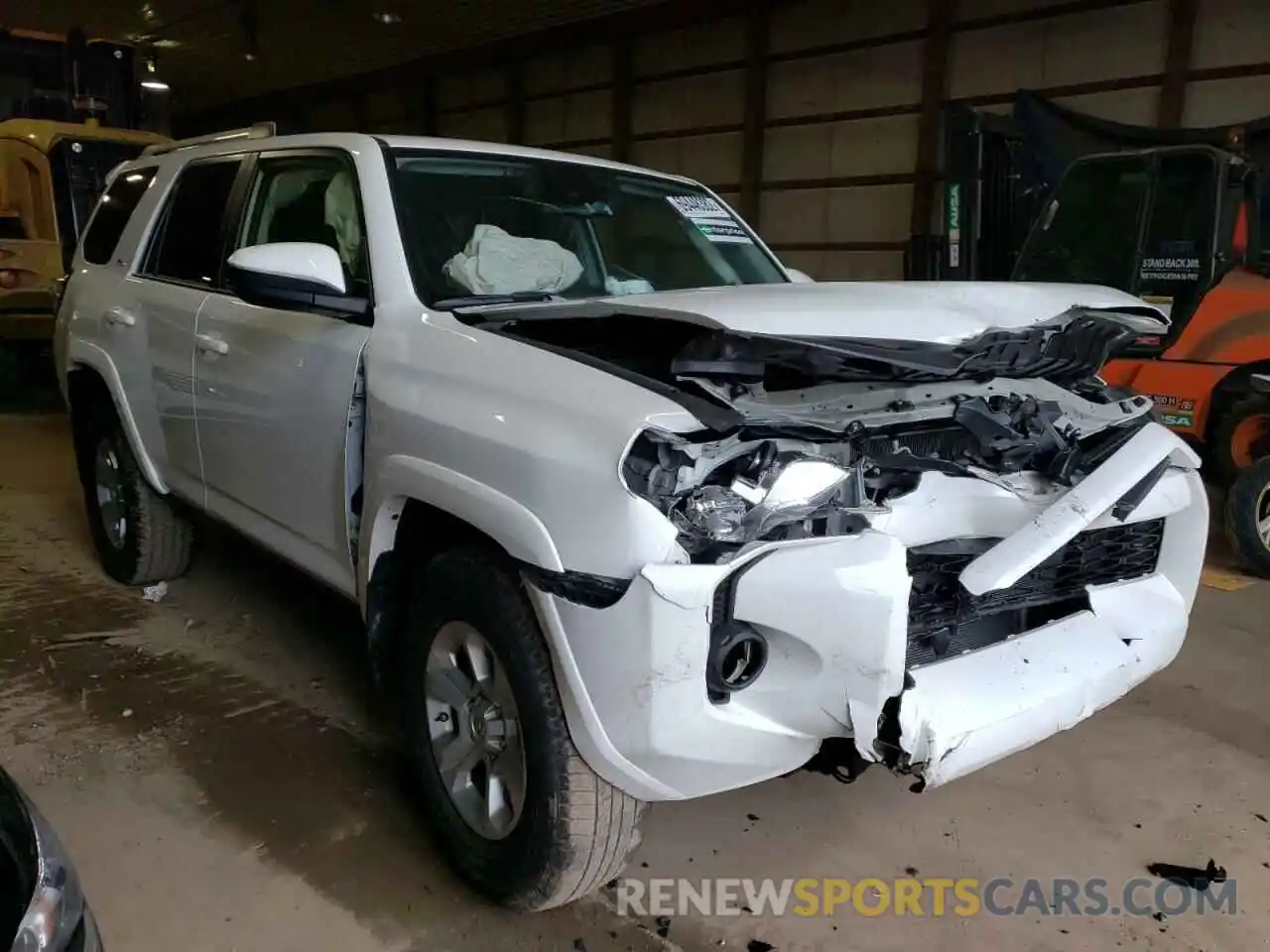 4 Photograph of a damaged car JTEEU5JR8M5234704 TOYOTA 4RUNNER 2021