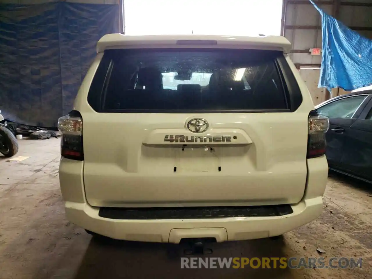 6 Photograph of a damaged car JTEEU5JR8M5234704 TOYOTA 4RUNNER 2021