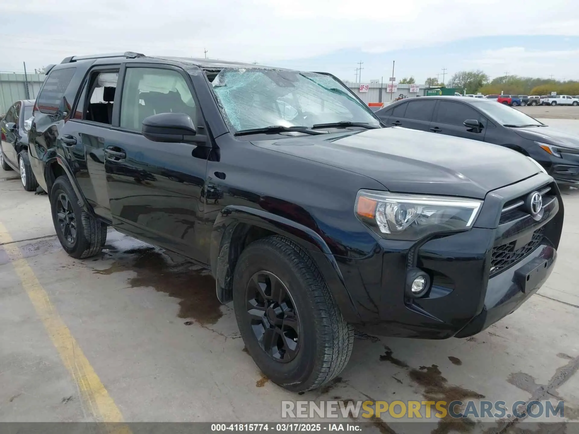 1 Photograph of a damaged car JTEEU5JR8M5235982 TOYOTA 4RUNNER 2021