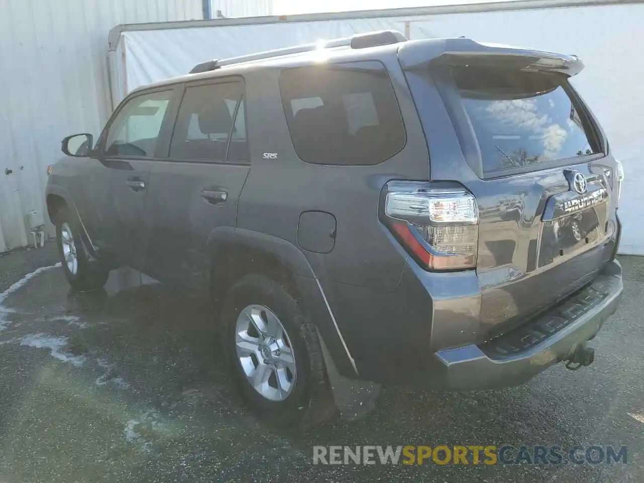 2 Photograph of a damaged car JTEEU5JR8M5237439 TOYOTA 4RUNNER 2021