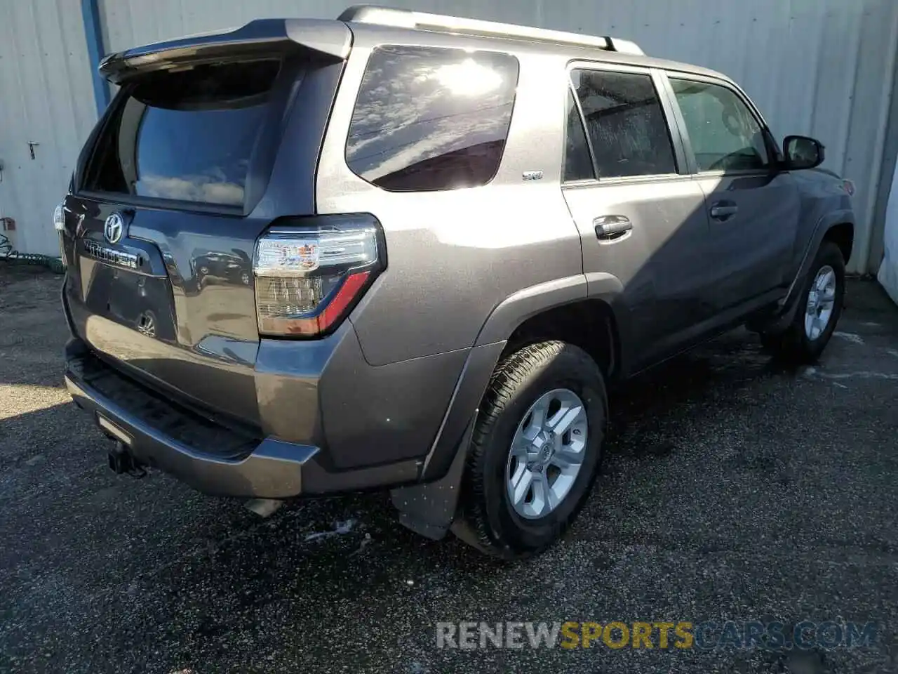 3 Photograph of a damaged car JTEEU5JR8M5237439 TOYOTA 4RUNNER 2021