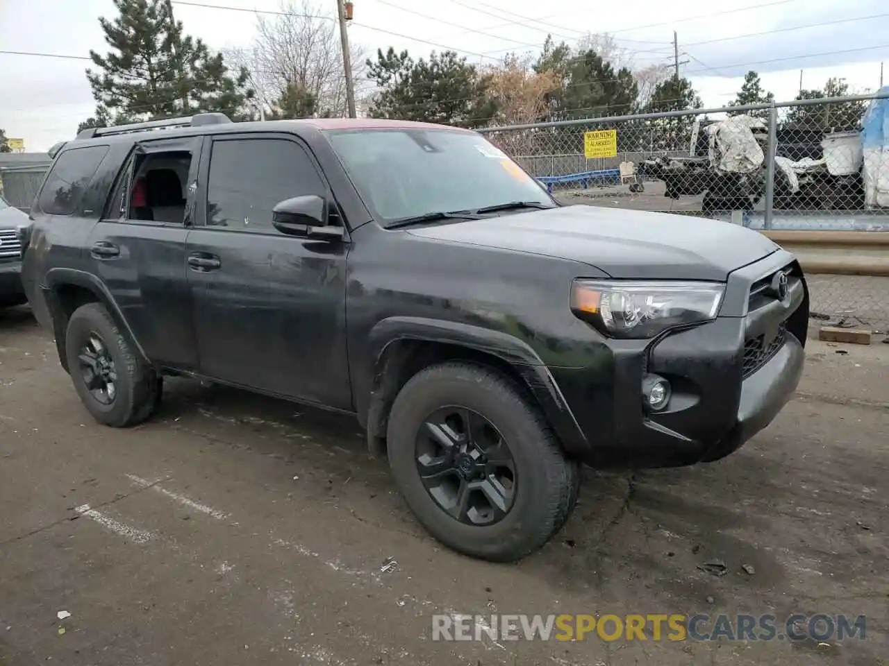 4 Photograph of a damaged car JTEEU5JR9M5229656 TOYOTA 4RUNNER 2021