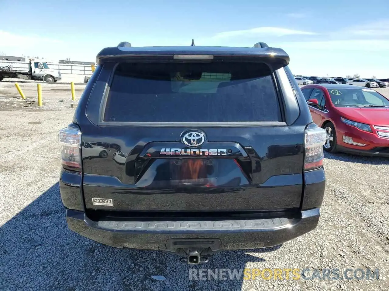 6 Photograph of a damaged car JTEEU5JR9M5233450 TOYOTA 4RUNNER 2021