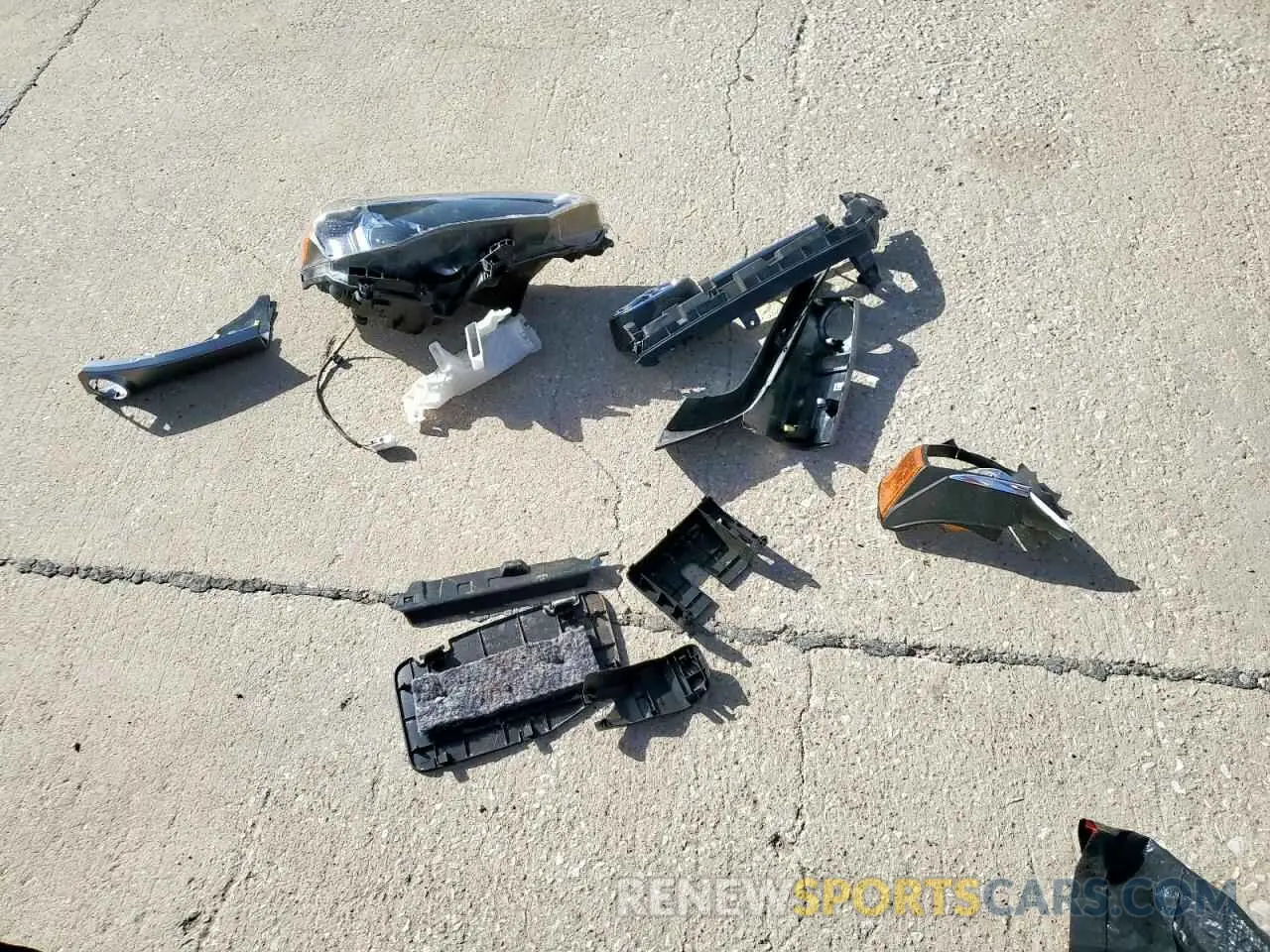 13 Photograph of a damaged car JTEEU5JR9M5236218 TOYOTA 4RUNNER 2021