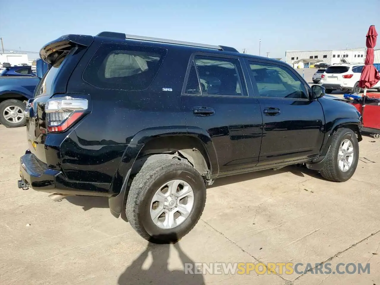 3 Photograph of a damaged car JTEEU5JR9M5236218 TOYOTA 4RUNNER 2021