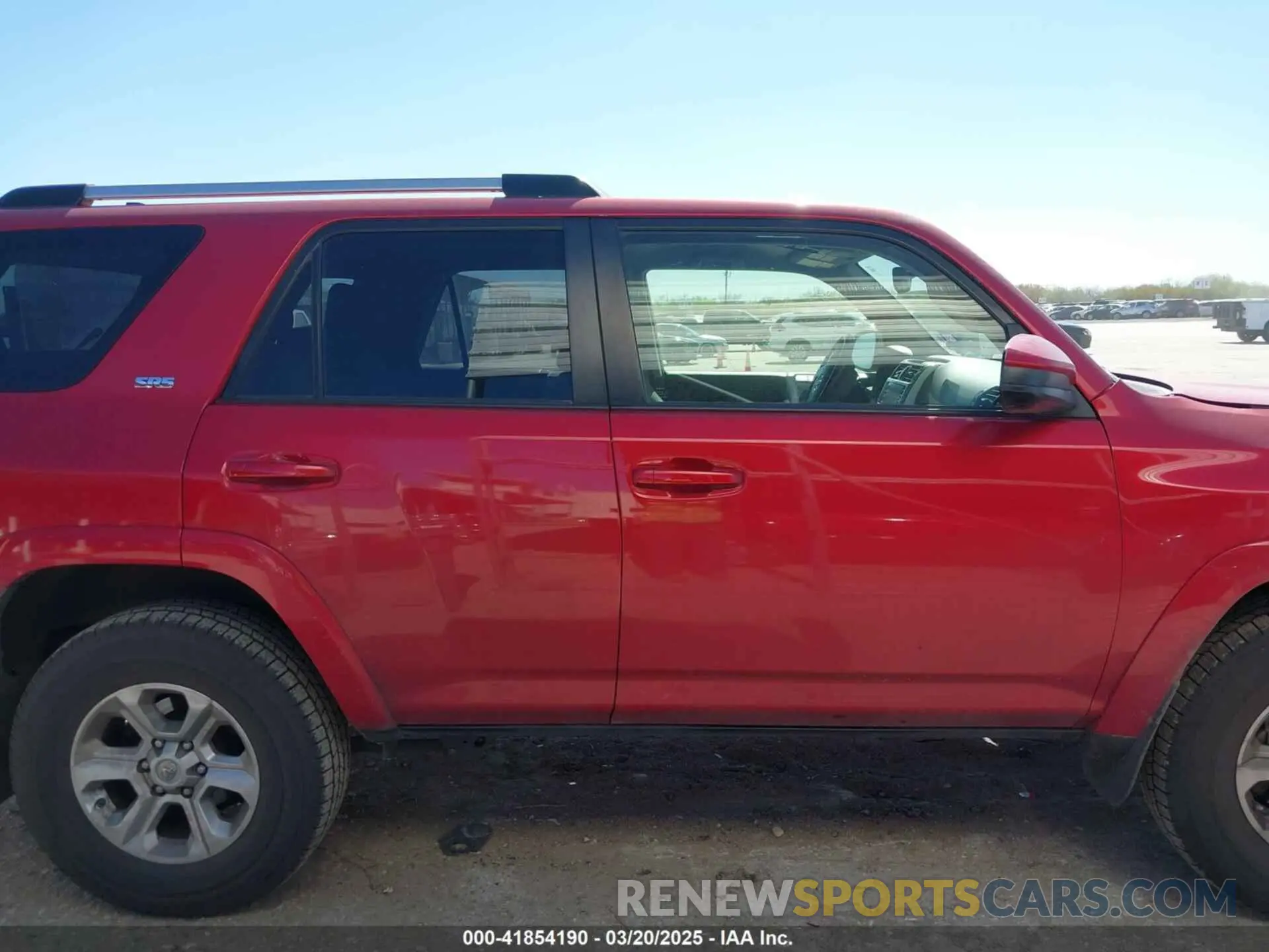 14 Photograph of a damaged car JTEEU5JR9M5236350 TOYOTA 4RUNNER 2021