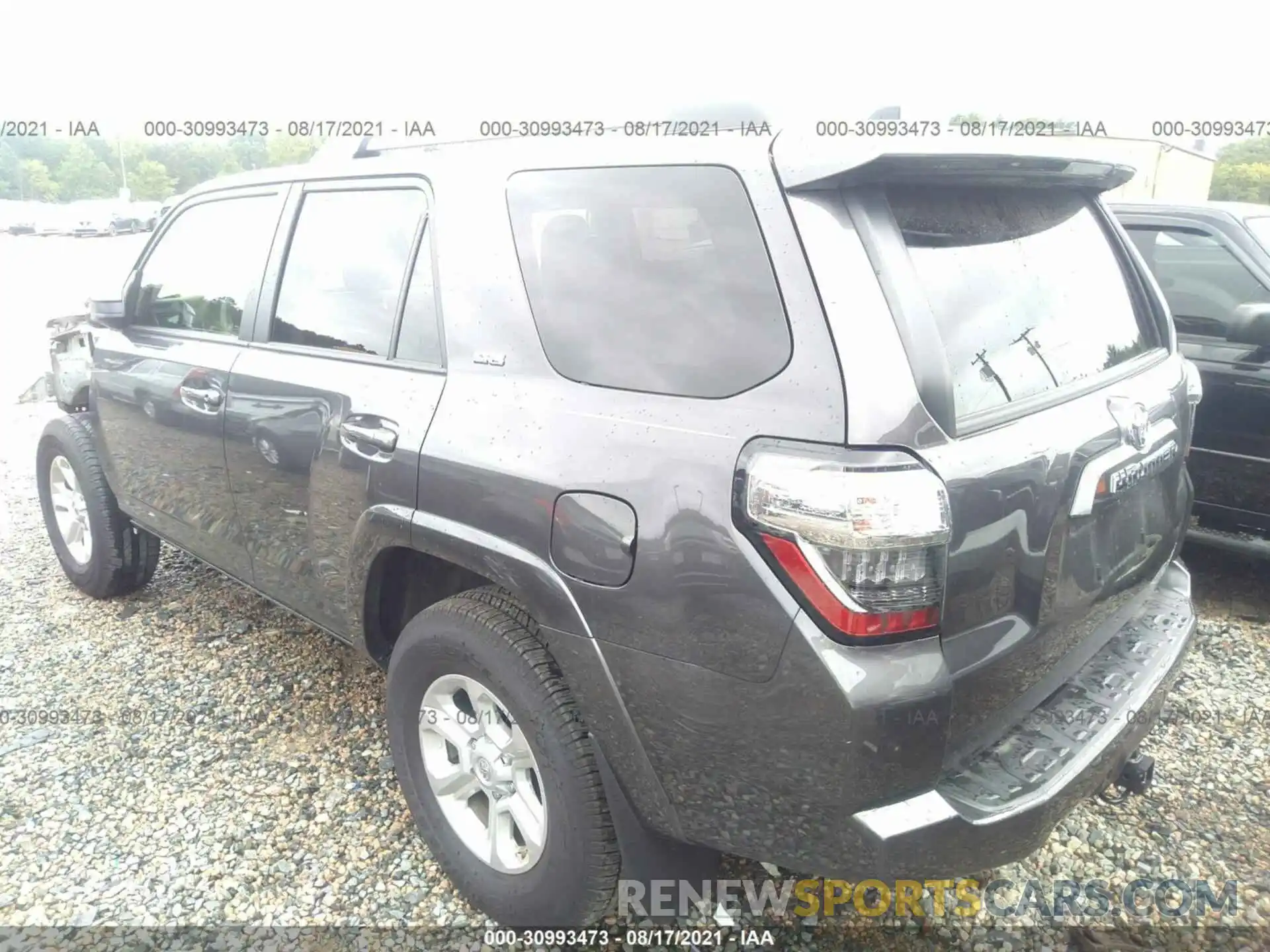 3 Photograph of a damaged car JTEEU5JRXM5234476 TOYOTA 4RUNNER 2021