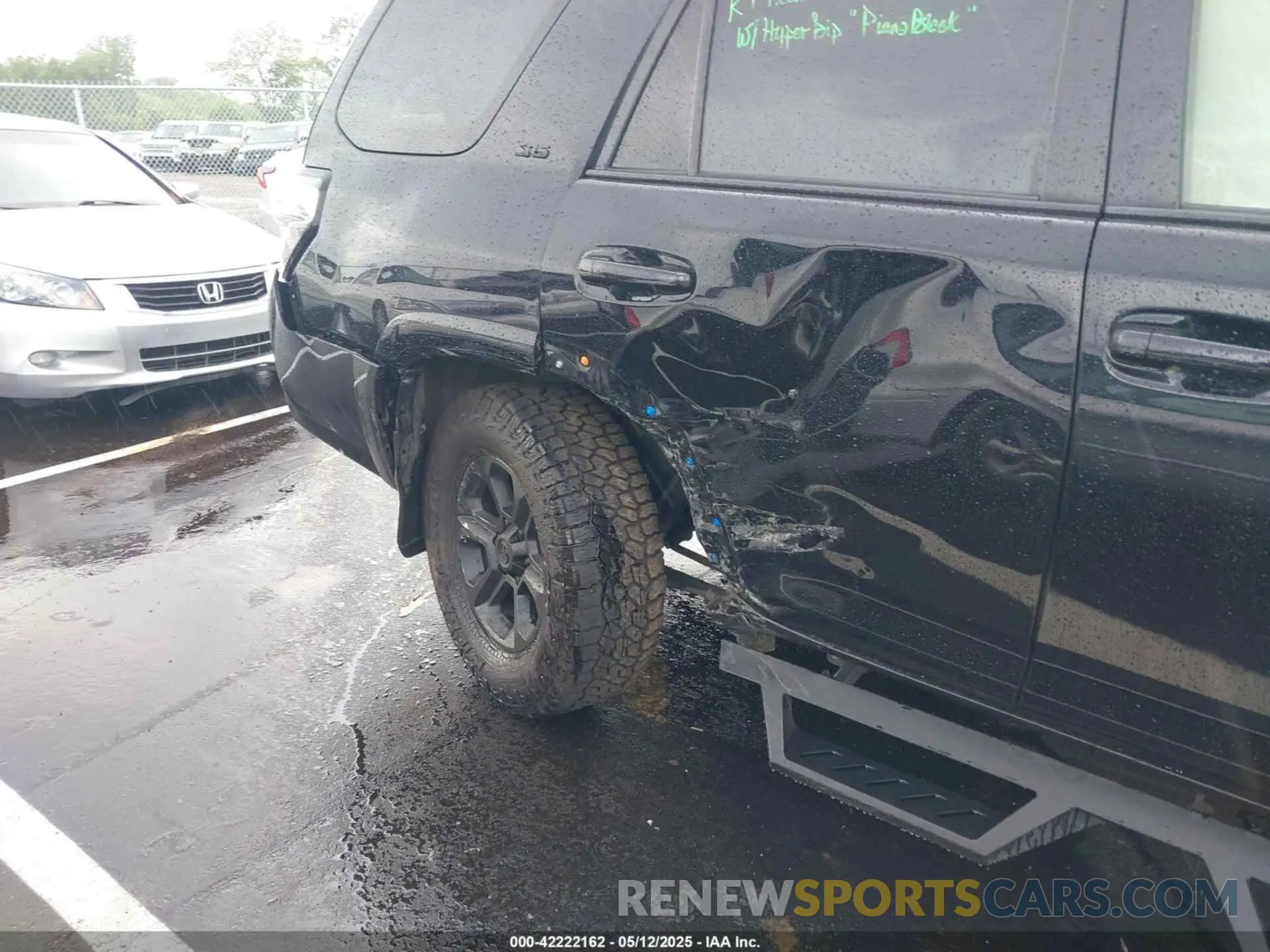 6 Photograph of a damaged car JTEEU5JRXM5239905 TOYOTA 4RUNNER 2021