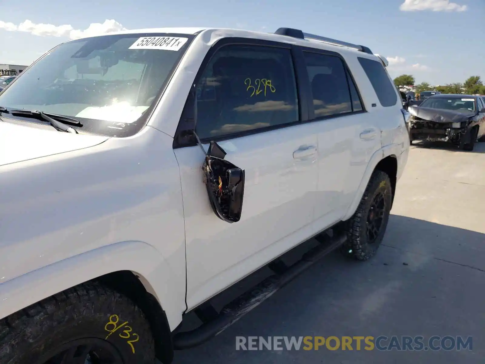 9 Photograph of a damaged car JTEFU5JR1M5245757 TOYOTA 4RUNNER 2021