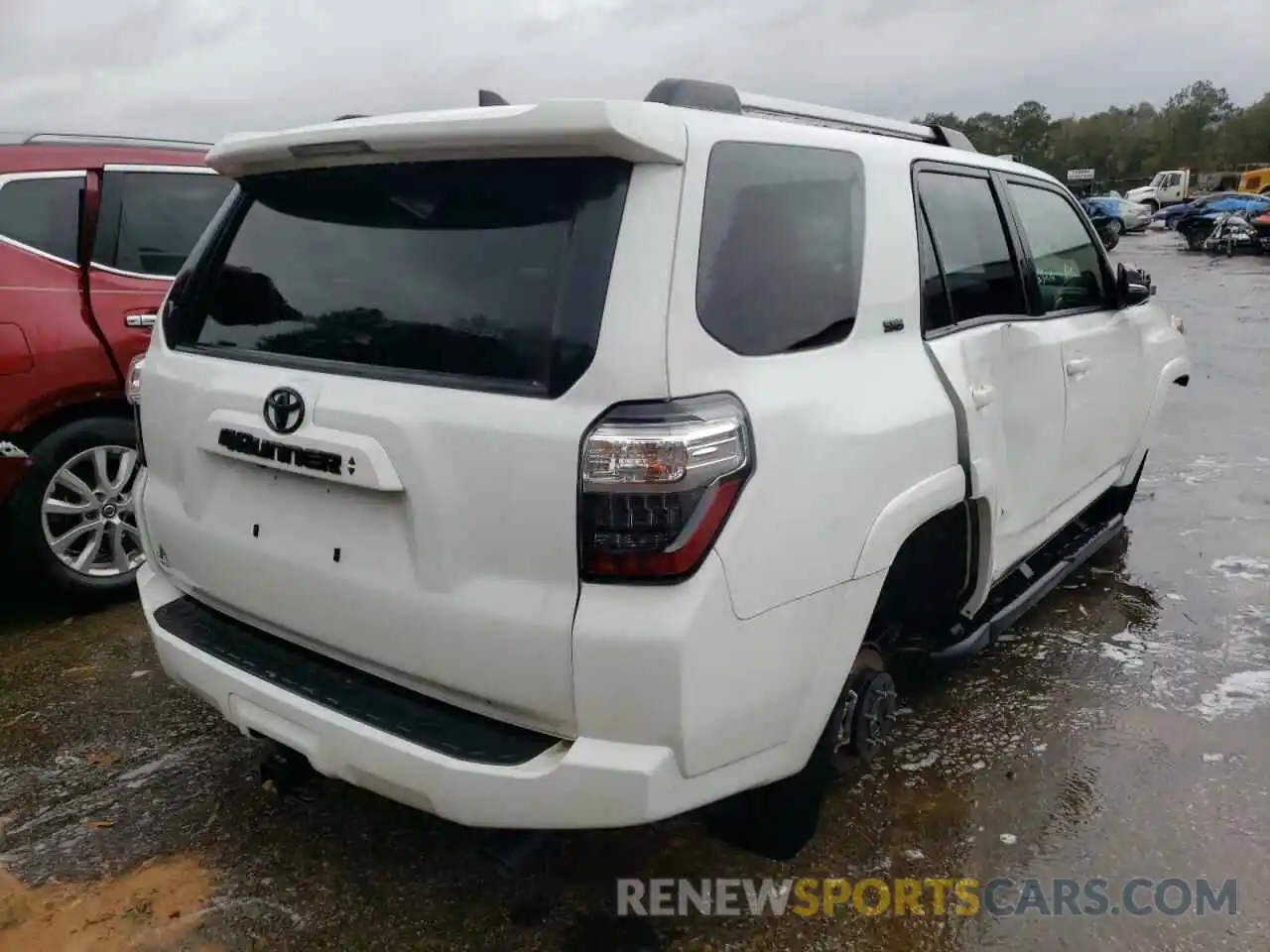 4 Photograph of a damaged car JTEFU5JR2M5229146 TOYOTA 4RUNNER 2021