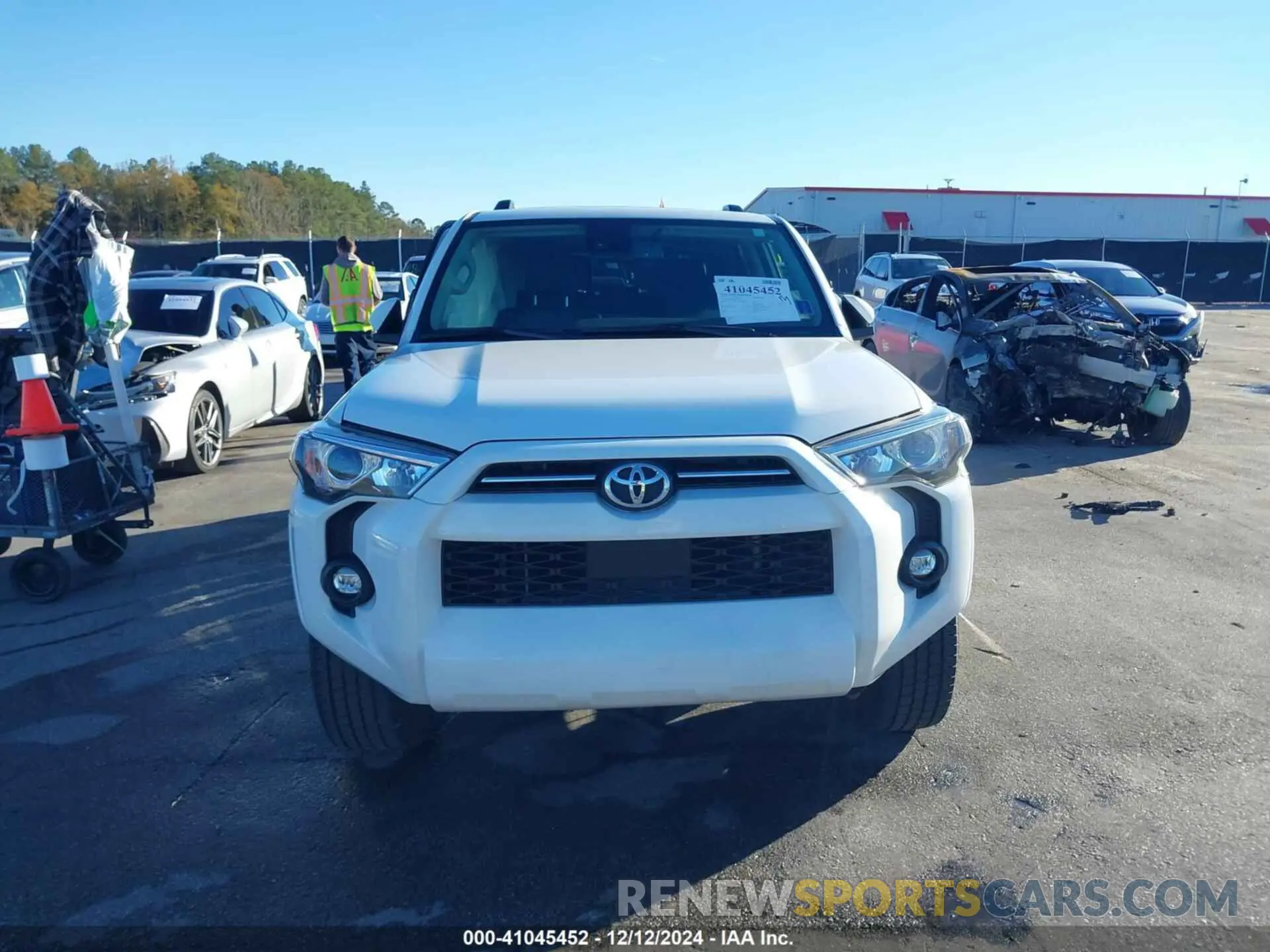 12 Photograph of a damaged car JTEFU5JR4M5233117 TOYOTA 4RUNNER 2021