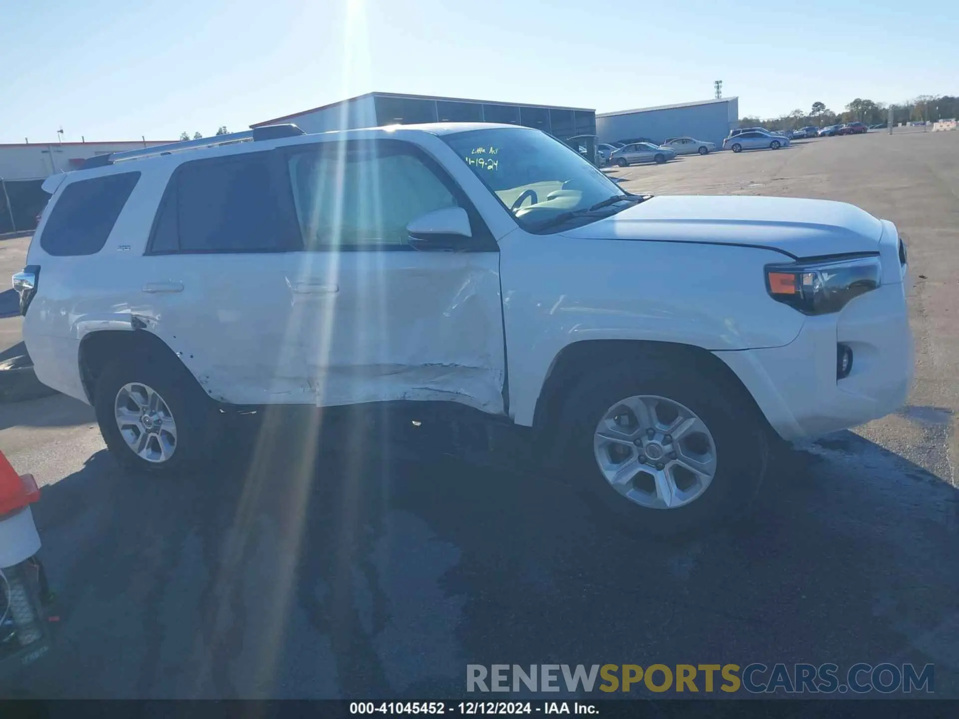 13 Photograph of a damaged car JTEFU5JR4M5233117 TOYOTA 4RUNNER 2021