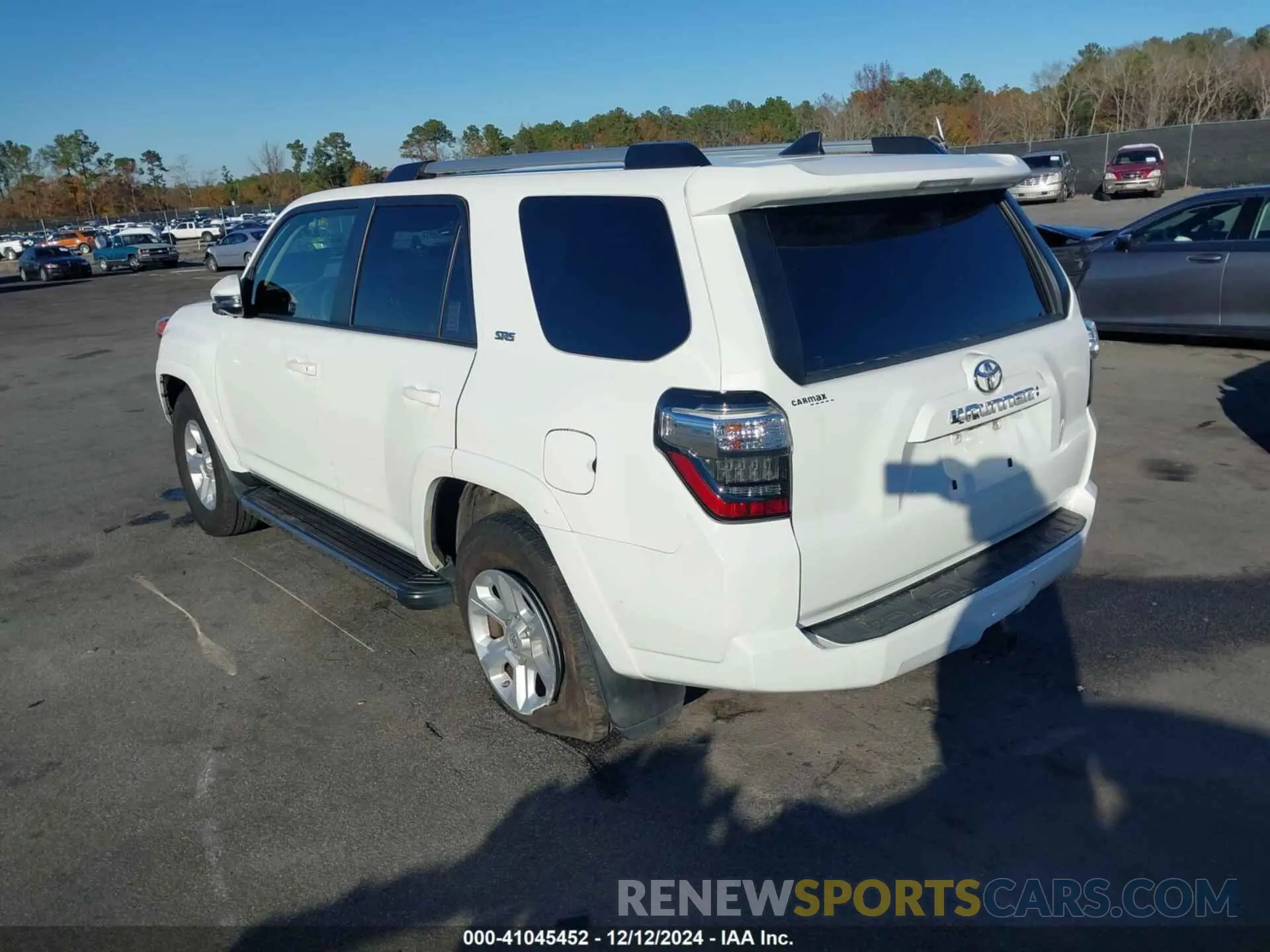 3 Photograph of a damaged car JTEFU5JR4M5233117 TOYOTA 4RUNNER 2021