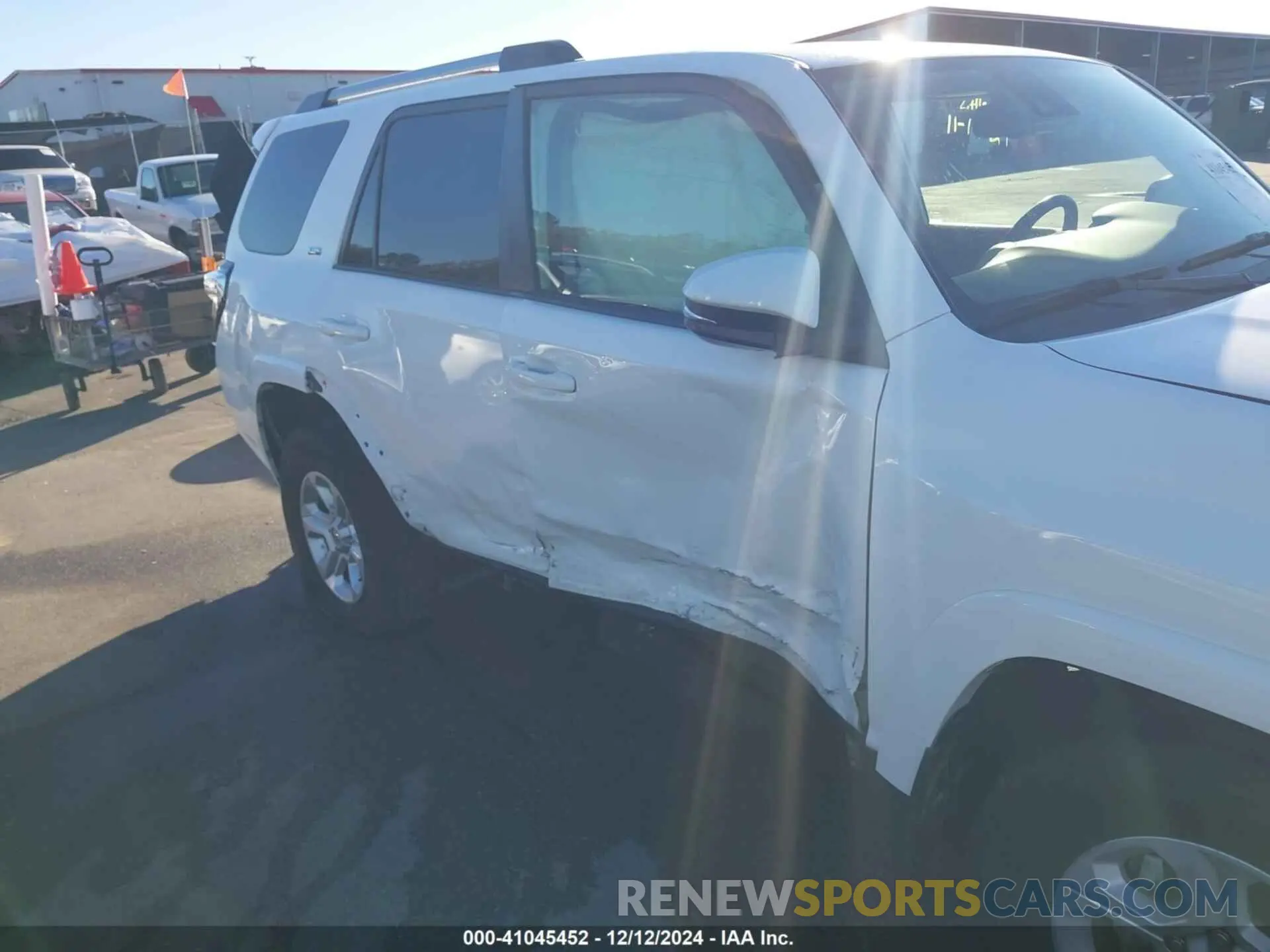 6 Photograph of a damaged car JTEFU5JR4M5233117 TOYOTA 4RUNNER 2021