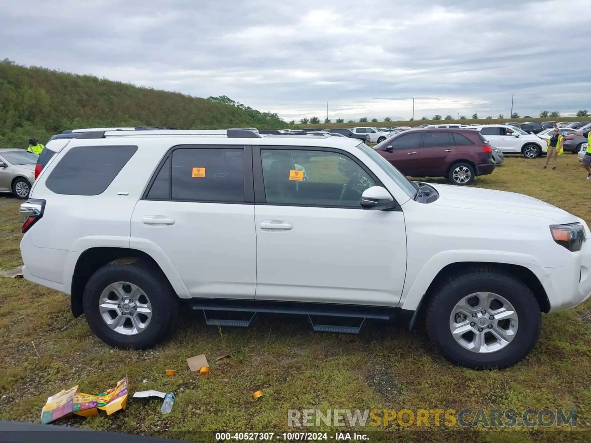 13 Photograph of a damaged car JTEFU5JR5M5228704 TOYOTA 4RUNNER 2021