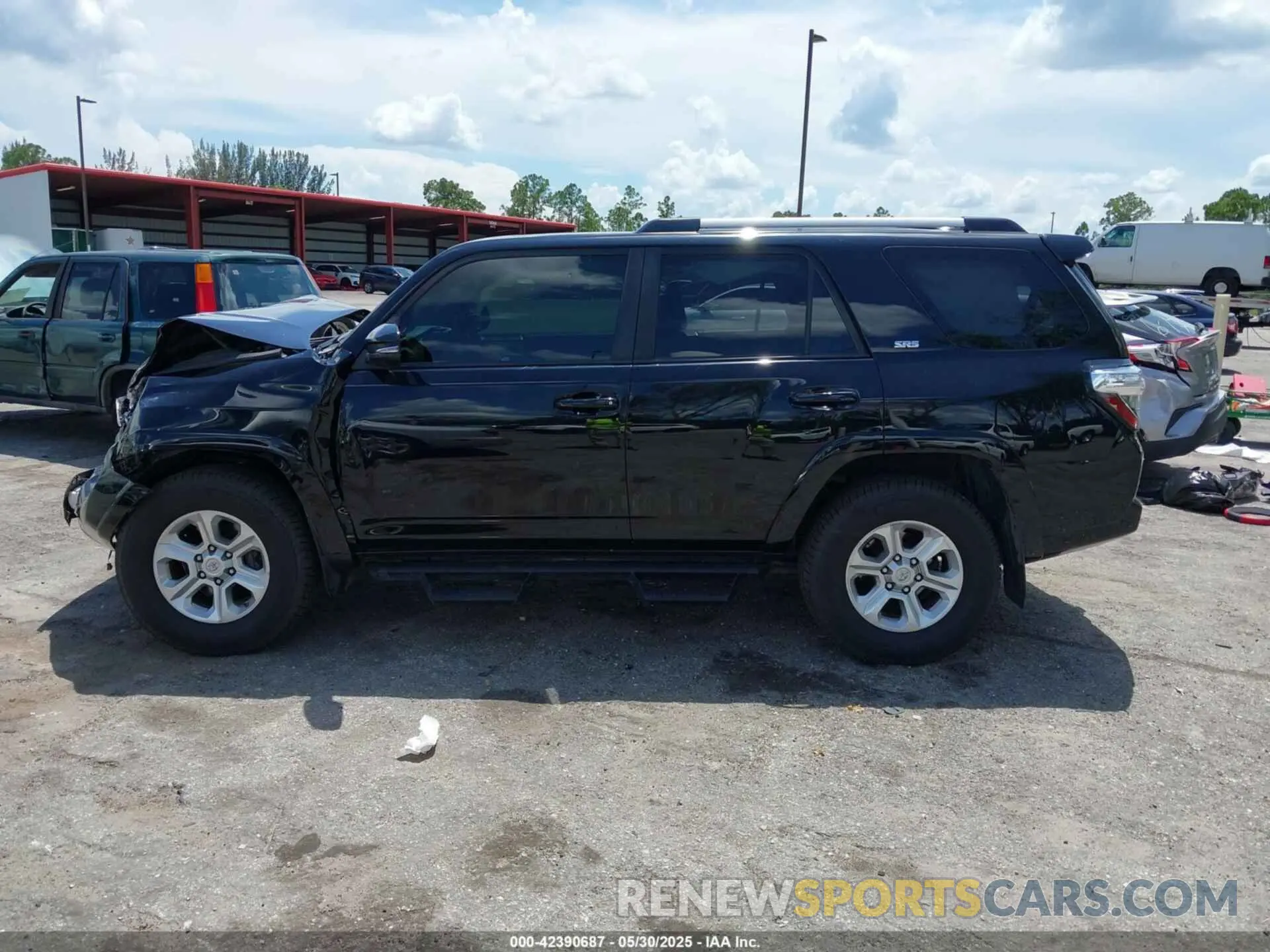 14 Photograph of a damaged car JTEFU5JR7M5239221 TOYOTA 4RUNNER 2021