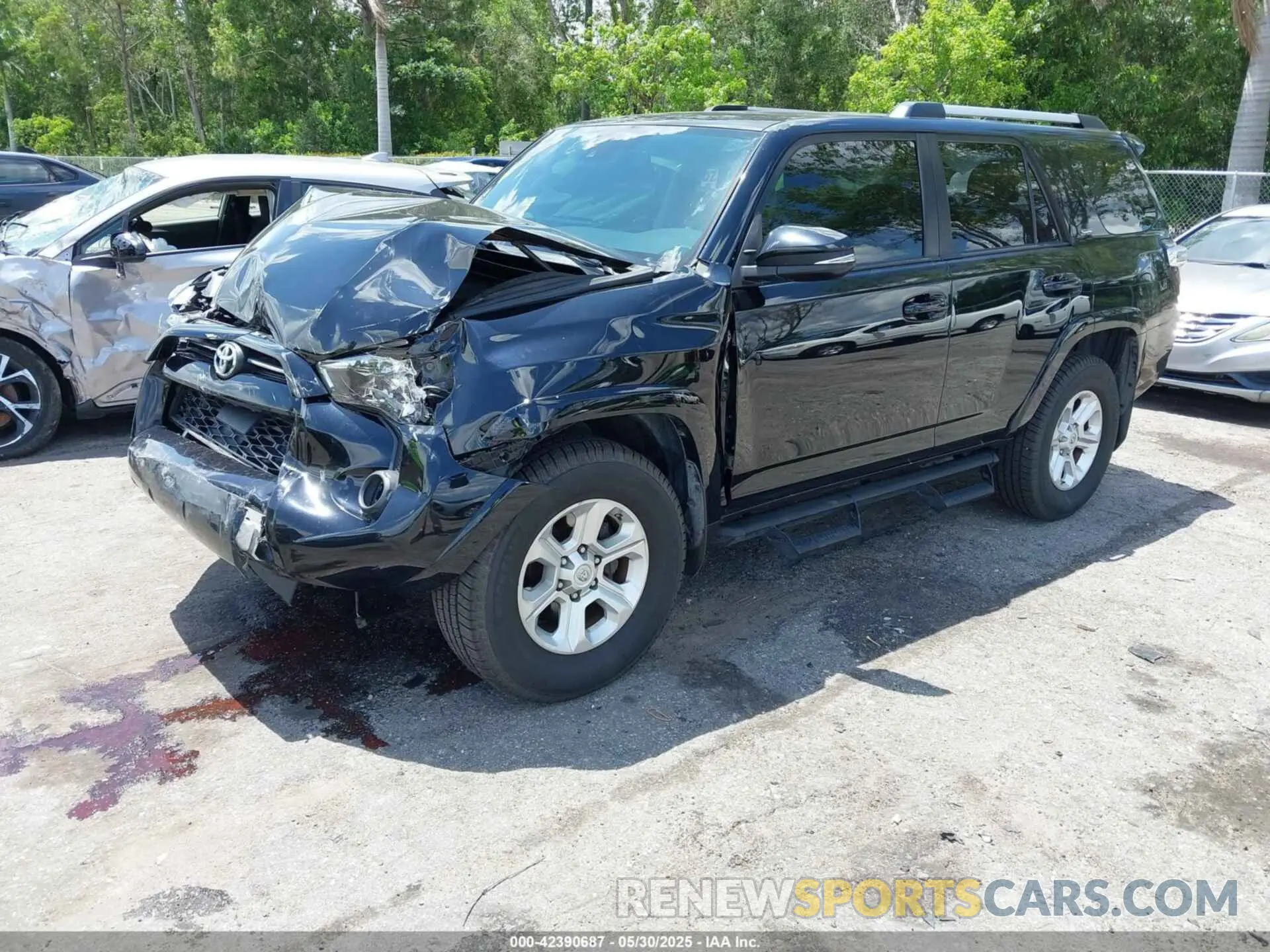 2 Photograph of a damaged car JTEFU5JR7M5239221 TOYOTA 4RUNNER 2021