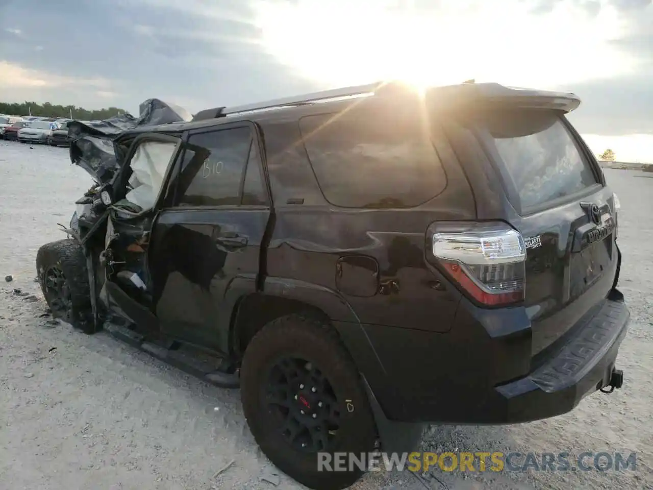 3 Photograph of a damaged car JTEFU5JR7M5244385 TOYOTA 4RUNNER 2021