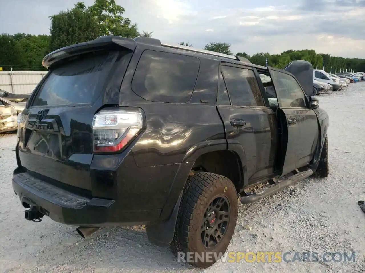 4 Photograph of a damaged car JTEFU5JR7M5244385 TOYOTA 4RUNNER 2021