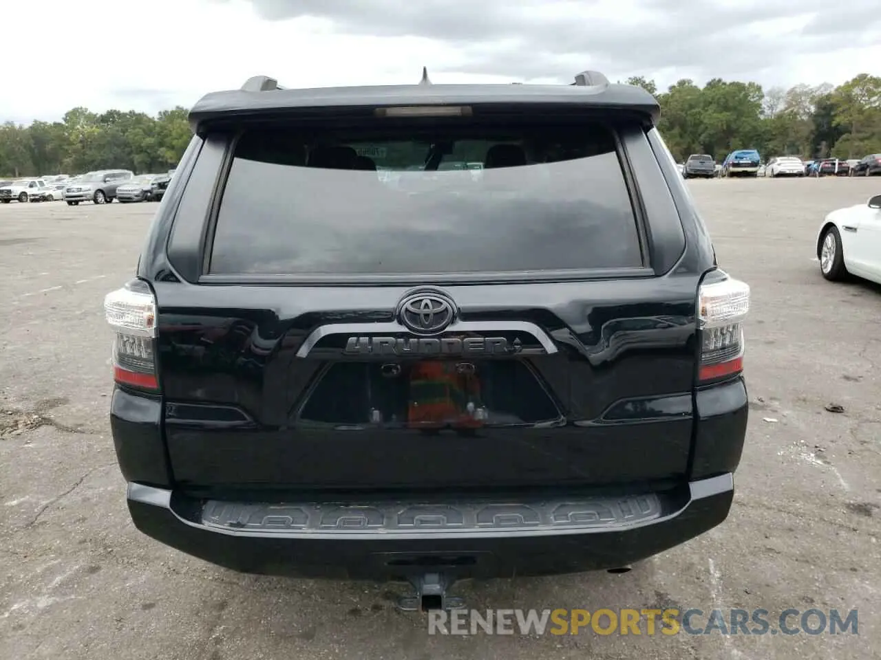 6 Photograph of a damaged car JTEFU5JR8M5242306 TOYOTA 4RUNNER 2021