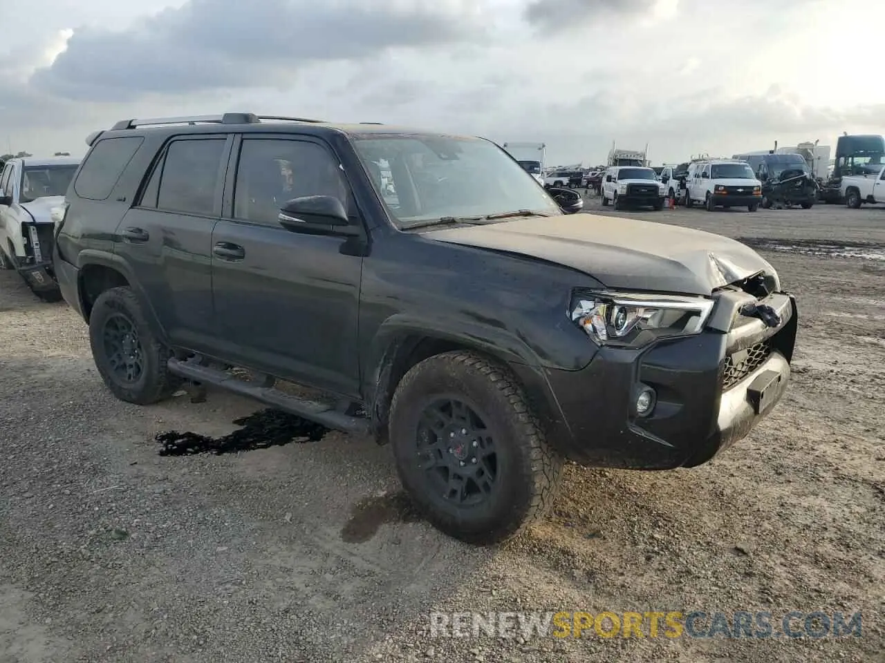 4 Photograph of a damaged car JTEFU5JR9M5242217 TOYOTA 4RUNNER 2021