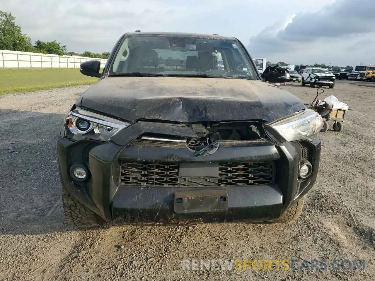 5 Photograph of a damaged car JTEFU5JR9M5242217 TOYOTA 4RUNNER 2021