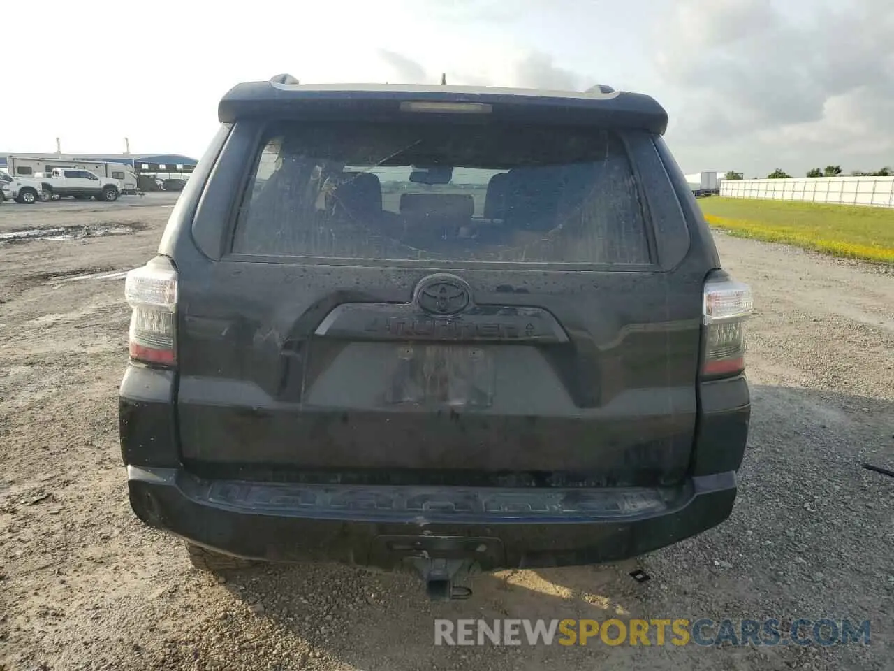 6 Photograph of a damaged car JTEFU5JR9M5242217 TOYOTA 4RUNNER 2021