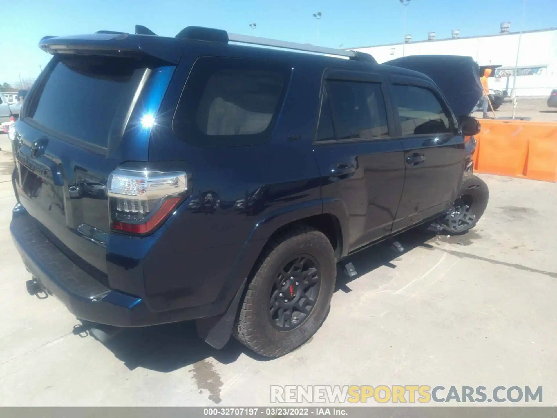 4 Photograph of a damaged car JTEFU5JRXM5243053 TOYOTA 4RUNNER 2021