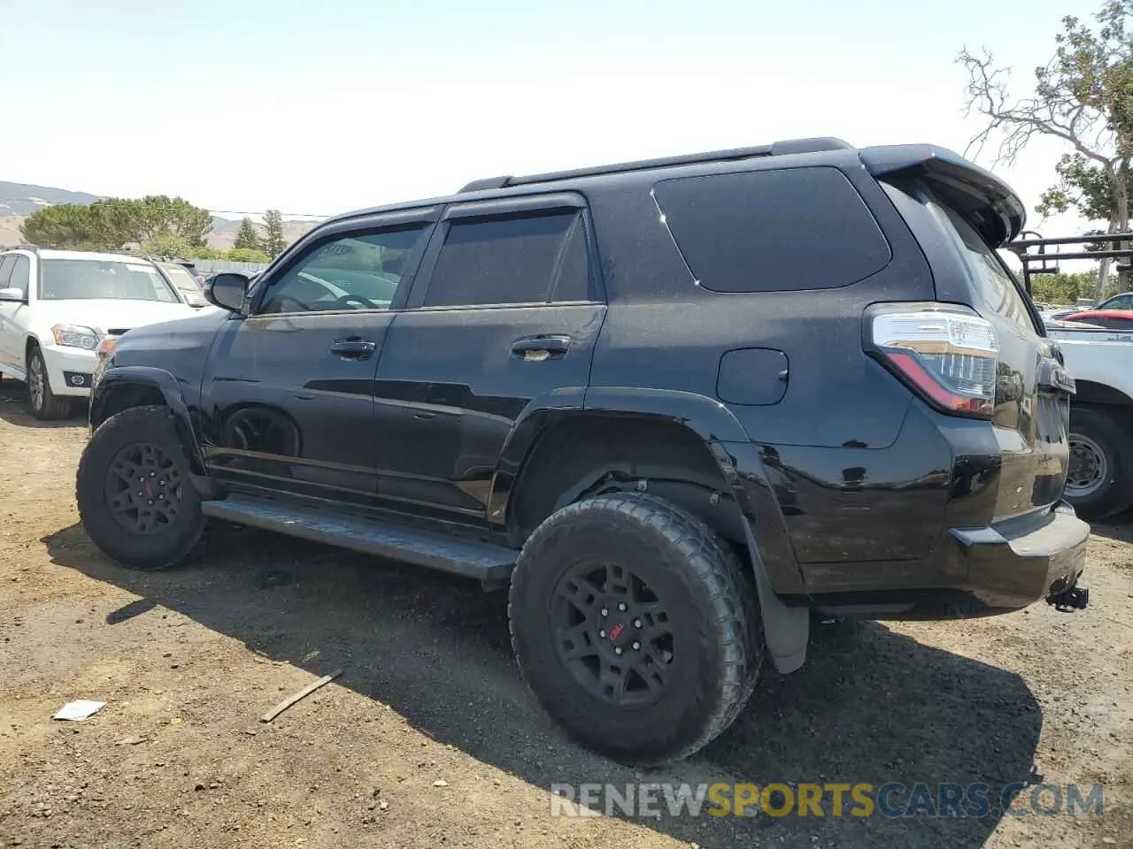 2 Photograph of a damaged car JTEHU5JR1M5881409 TOYOTA 4RUNNER 2021